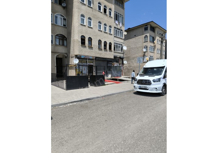 A.GAZİDE YOLA CEPHELİ SATILIK İŞYERİ ÇINARDAN İlan No:4724