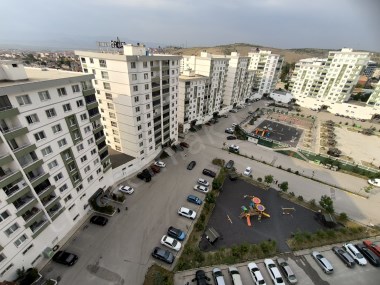 YEŞİL YAKUTİYE KONUTLARINDA KİRALIK 3+1 LÜKS DAİRE ÇINARDAN İlan No:4775
