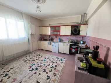 KAYAKYOLUNDA SATILIK 3+1 ZEMİN KAT ÇINARDAN İlan No: 4886