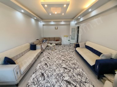 KAYAKYOLUNDA SATILIK ULTRA LÜKS DAİRE ARA KAT VE 3+1 YENİ BİNA ÇINARDAN İlan No:4887
