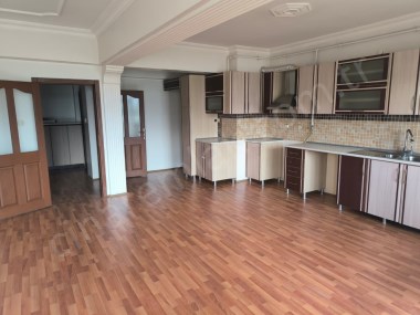 İSTASYONDA KİRALIK 4+1 ASANSÖRLÜ LÜKS DAİRE ÇINARDAN İlan No: 4935