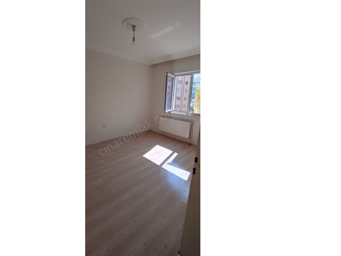 ÇAT YOLU TOKİDE FUL YENİ YAPILI GÜNEY BATI CEPHELİ KİRALIK DAİRE ÇINARDAN İlan No: 4922