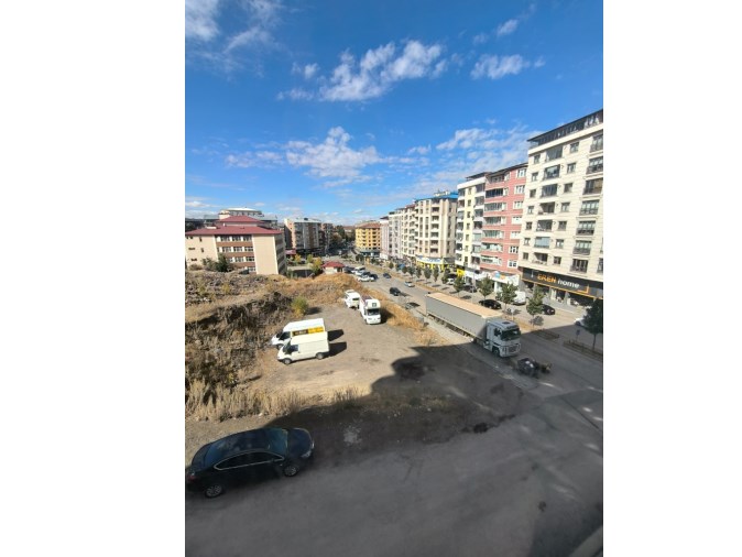 BOSNA CADDESİNDE KİRALIK LÜKS DAİRE 3+1 ASANSÖRLÜ YENİ BİNA ÇINARDAN İlan No:5007