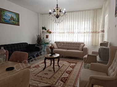 YENİŞEHİRDE İÇİ FULL YAPILI ARA KAT KİRALIK DAİRE ÇINARDAN İlan No:5027