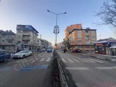 EĞİTİM FAKÜLTESİ KARŞISINDA ANA YOLA CEPHELİ KİRALIK İŞYERİ ÇINARDAN İlan No: 5093