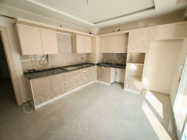 HİLALKENTTE LÜKS YAPILI 3+1 SIFIR DAİRE ÇINARDAN İlanNo:5148