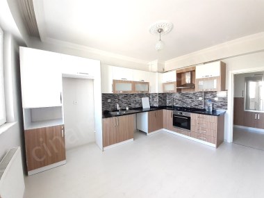 YEŞİL YAKUTİYEDE SATILIK ARA KAT 3+1 LÜKS DAİRE ÇINARDAN İlan No:  5181