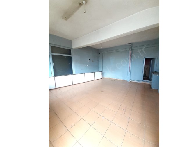 YUNUSEMREDE ANA CADDE ÜZERİNDE KİRALIK İŞYERİ ÇINARDAN İlan No: 5327