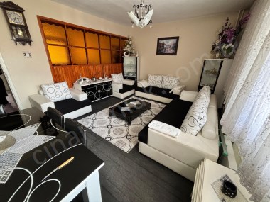 YENİŞEHİRDE SATILIK FIRSAT ARA KAT DAİRE ÇINARDAN İlan No: 5408