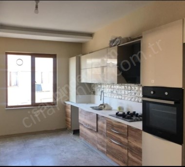 TERMİNALDE İÇİ FULL VE LÜKS YAPILI KAPALI GARAJLI SATILIK DAİRE ÇINARDAN 2597