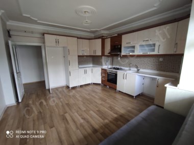 YILDIZKENTTE İÇİ FULL YAPILI SATILIK DAİRE ÇINARDAN 2875