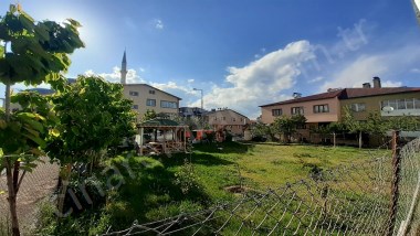 ŞÜKRÜPAŞADA SATILIK BİNA VE BİTİŞİĞİNDE AYRICA SATILIK ARSASI ÇINARDAN İlan No: 3976