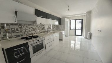 RABİA ANADA SATILIK 3+1 DAİRE YENİ BİNA ARA KAT ÇINARDAN İlan No: 4488