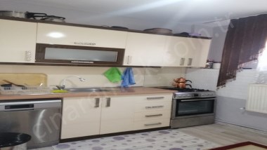 YENİŞEHİRDE SATILIK İÇİ YAPILI 2+1 BODRUM KAT ÇINARDAN İlan No: 4599