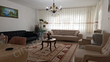 YENİŞEHİRDE İÇİ FULL YAPILI ARA KAT KİRALIK DAİRE ÇINARDAN İlan No:5027