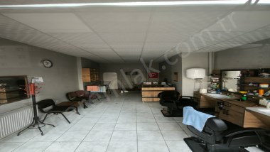 KAYAKYOLUNDA DEVREN KİRALIK KUAFÖR ÇINARDAN İlan No: 5178