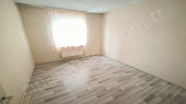 YUNUSEMREDE  SATILIK DAİRE ARA KAT KOMBİLİ ÇINARDAN İlan No:5296