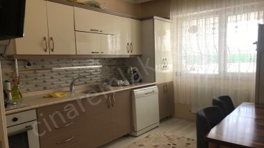 KAYAKYOLUNDA SATILIK FULL YAPILI 3+1 SİTE İÇİ BODRUM KAT ÇINARDAN İlan No: 5331