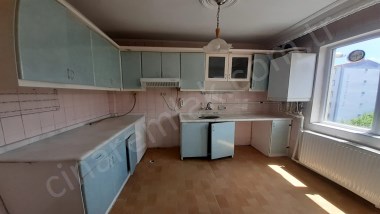 YENİŞEHİRDE İÇİ YAPILI KİRALIK DAİRE ÇINARDAN İlan No: 5352