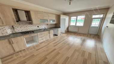 KAYAKYOLUNDA SATILIK 4+1 ARA KAT DAİRE ÇINARDAN İlan No: 5224