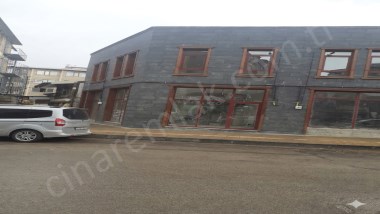 GÜRCÜKAPIDA KİRALIK 3 KATLI İŞYERİ SIFIR ANA YOLA CEPHELİ ÇINARDAN İlan No:5487