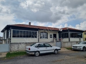 BAĞLARÜSTÜ MUTLU SOKAKTA KÖŞE BAŞINDA TEK KATLI MÜSTAKİL EV