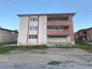 BADEMLİ MAHALLESİ SEYİTGAZİ SOKAKTA 3 KATLI BİNA