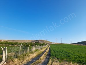 KALE(BOYVADALIK)MAHALLESİNDE IPARDA UYGUN TARLA
