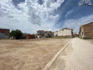 ALACA MAHALLESİNDE SATILIK ARSA