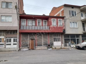 PERŞEMBE PAZARINDA DÜKKAN+MESKEN