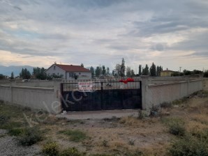KIRKGÖZ MAHALLESİNDE KÖŞE BAŞINDA ARSA