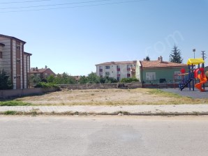 YENİ MAHALLE LİBAS SOKAKTA ARSA