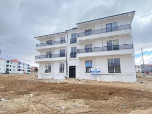 MALAZGİRT MAHALLESİ ESENLER SOKAKTA  2+1 VE 3+1 DAİRELER