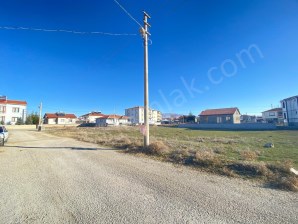 KONAK MAHALLESİNDE ARSA