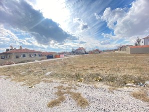 KALE MAHALLESİ PARAKAZAN SOKAKTA KÖŞE BAŞINDA ARSA