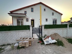 SELÇUKLU MAHALESİNDE DUBLEKS VİLLA