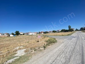 KIRKGÖZ MAHALLESİ SÖĞÜTLÜ SOKAKTA KÖŞE PARSEL ARSA