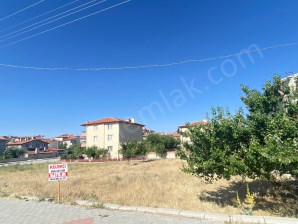 BADEMLİ MAHALLESİ KARAÇAY CADDESİNDE ARSA