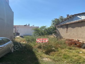 YENİCE MAHALLESİNDE ARSA