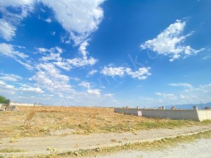 YENİ CEZAEVİ YANINDA ARSALAR