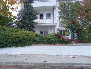 MEVLANA CAMİİ YANINDA KİRALIK 3+1