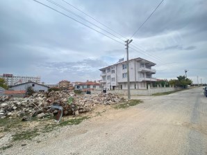 YUKARI GÖKÇEYAYLA MAHALLESİNDE KÖŞE PARSEL ARSA