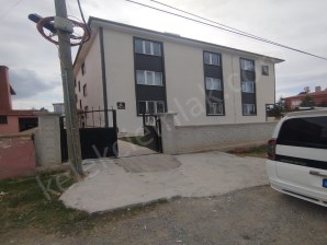 SELÇUKLU MAHALLESİ  BÖLÜK SOKAKTA KİRALIK 3+1