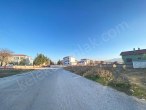 BAYRAMER OKULU KARŞISINDA KÖŞE PARSEL ARSA