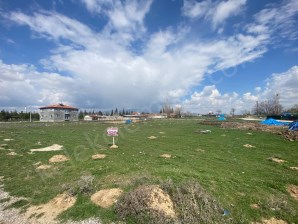 KIRKGÖZ MAHALLESİNDE ANA OKULU ARKASINDA ARSALAR