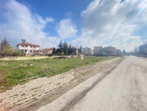 KAYMAZ MAHALLESİ UĞUR SOKAKTA GÜNEY CEPHELİ ARSA