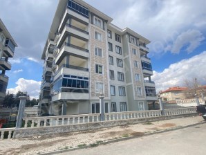 IHLAMUR EVLERİNDE ARA KATTA KİRALIK 2+1