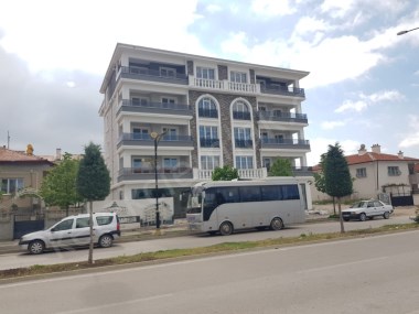 ŞEHİTLER CADDESİNDE  SIFIR 3+1 DAİRELER