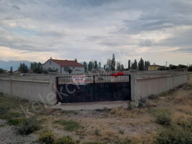 KIRKGÖZ MAHALLESİNDE KÖŞE BAŞINDA ARSA