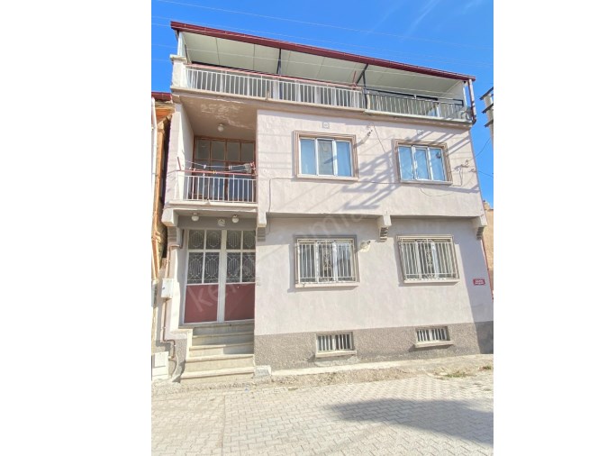 KIRKLAR MAHALLESİ NARİN SOKAKTA KOMPLE MÜSTAKİL BİNA